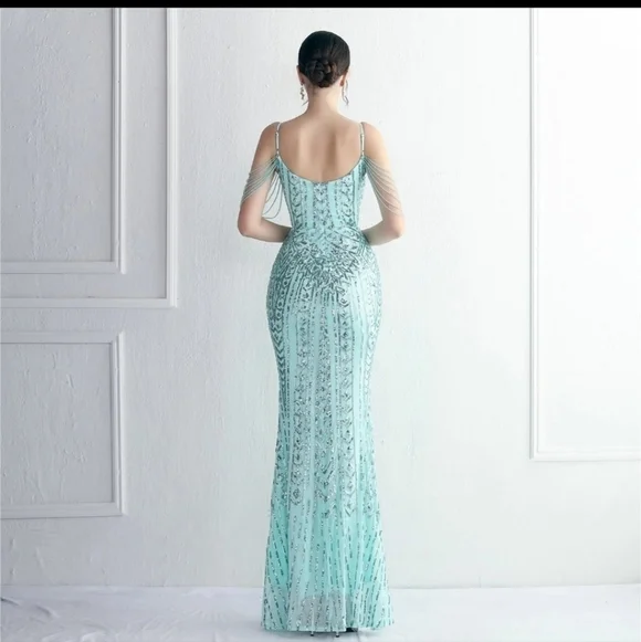 Mint Blue, V Neck,  Sleeveless,  Strapless,  Draped Beads, Sequined Merm… - Picture 3 of 11